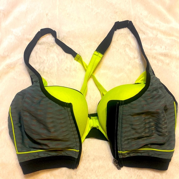 Victoria Secret Sports bra - Picture 1 of 4